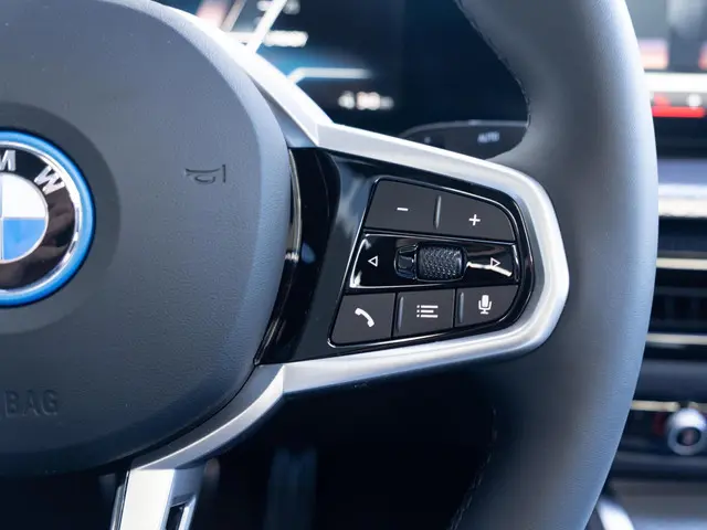 BMW i4 eDrive35 2025 Elektrisch 27