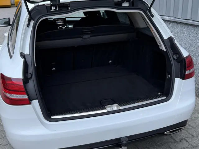 Mercedes-Benz C-Klasse Estate 180 2016 Benzine 15
