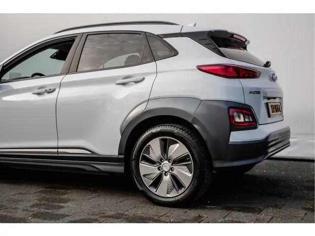 Hyundai Kona EV Premium 64 kWh SOH 93% 2019 Elektrisch 44