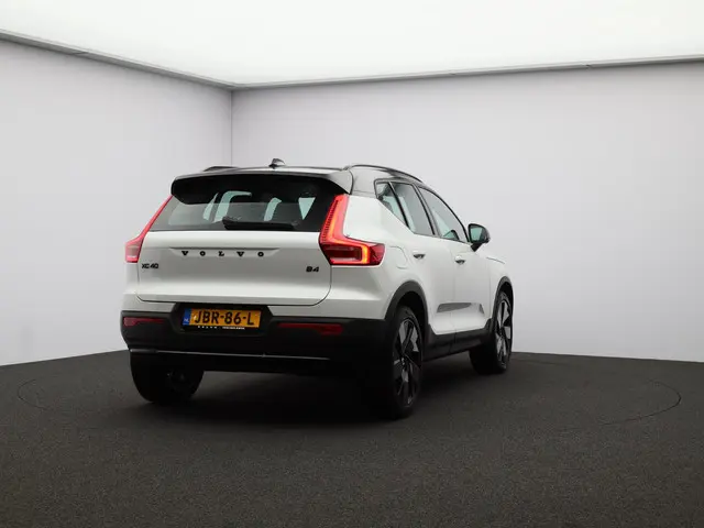 Volvo XC40 B4 197PK Plus Black Edition 2025 Benzine 20