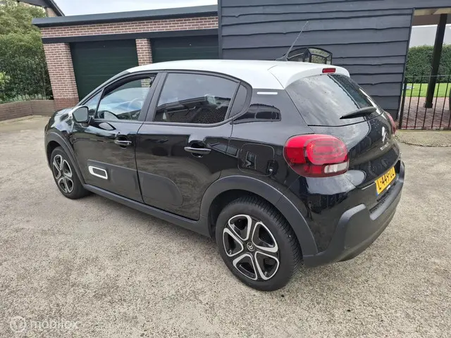 Citroën C3 1.2 PureTech Live/Zeer nette auto 2021 Benzine 4