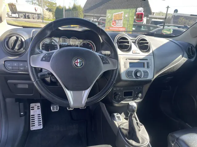 Alfa Romeo MiTo 1.3 JTDm ECO Distinctive 2013 Diesel 8
