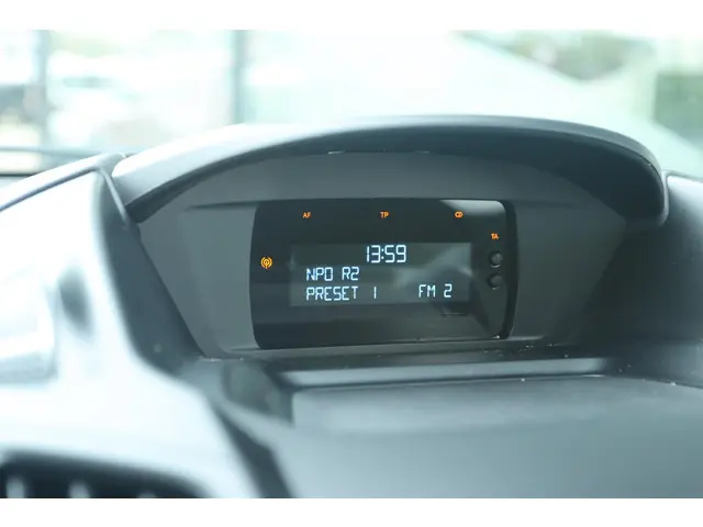 Ford Kuga 1.5 TITANIUM 2018 Benzine 26