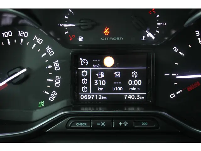 Citroën C3 Aircross 1.2 PureTech S&S Shine 2020 Benzine 24