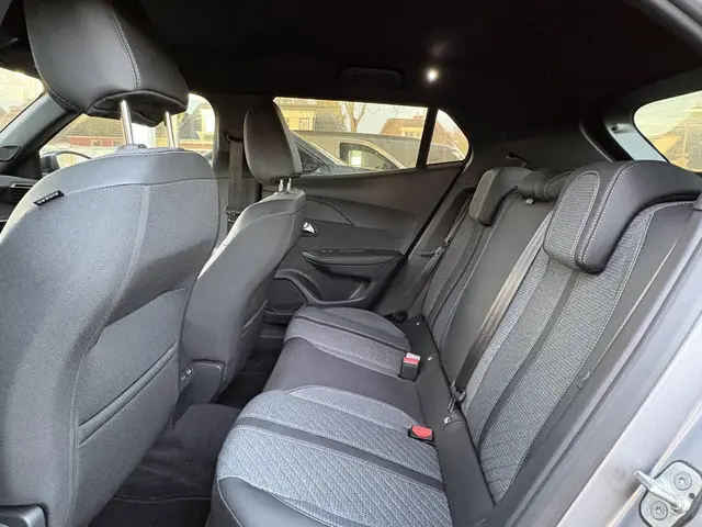 Peugeot e-2008 EV Allure 54 kWh 2023 Elektrisch 7