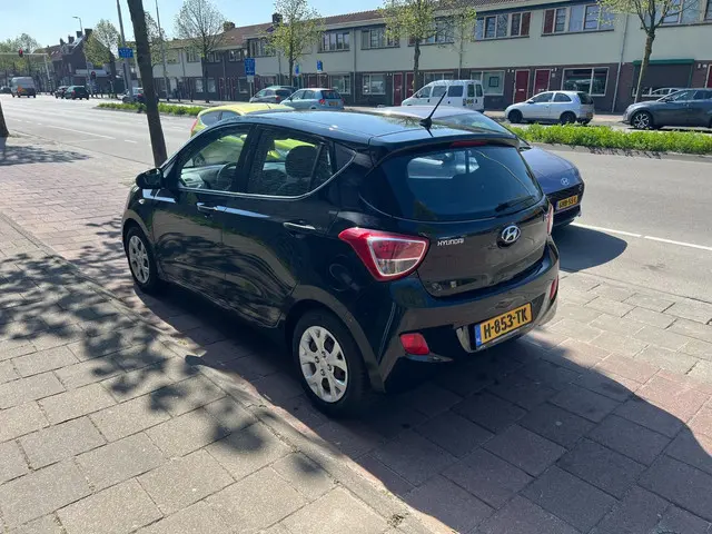 Hyundai i10 1.0i i-Drive airco 2014 Benzine 3