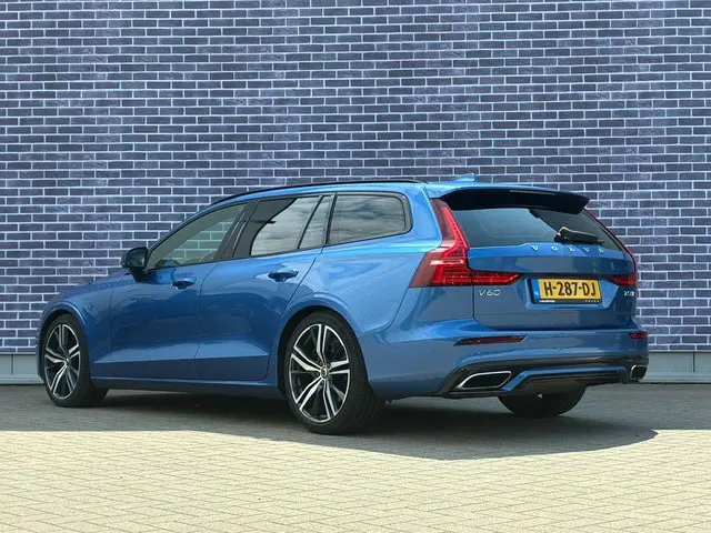 Volvo V60 2.0 T5 R-Design 2019 Benzine 7