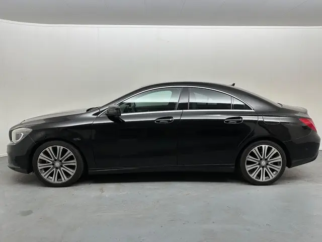 Mercedes-Benz CLA 180 BlueEFF. Lease Edition 2014 Benzine 2