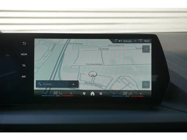 BMW 1 Serie 5-deurs 120 2025 Benzine 14