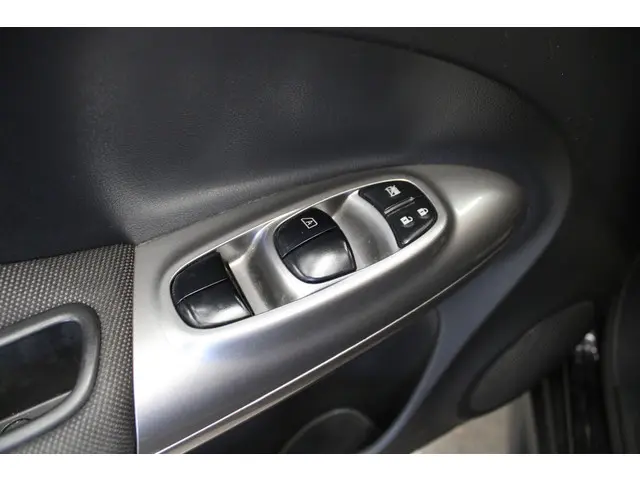 Nissan Juke 1.6 Acenta 2013 Benzine 17