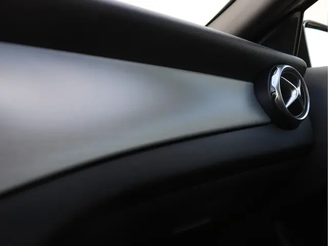 Mercedes-Benz GLA 180 AMG 2019 Benzine 66