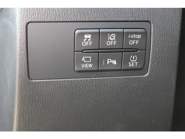 Mazda 2 1.5 e-SkyActiv-G 90 Exclusive-Line 2023 Benzine 16