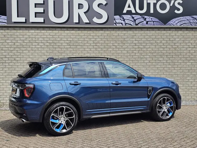 Lynk & Co 01 1.5 Zwarte Hemel/Camera 2023 Hybride Benzine 4