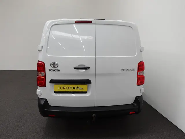 Toyota ProAce 122pk Automaat L3H1 Long 2021 Diesel 8