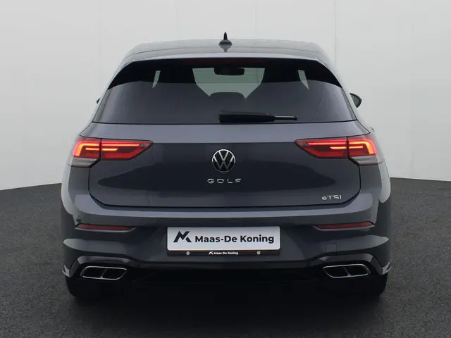Volkswagen Golf 1.5eTSI/150PK R-Line DSG 2022 Benzine 36