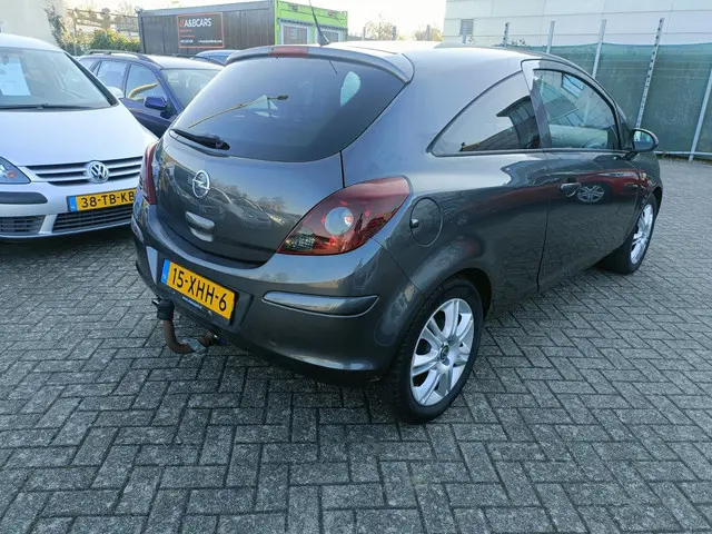 Opel Corsa 1.4-16V CRUS CONT/NAP/NAVI/TREKHAK 2012 Benzine 7