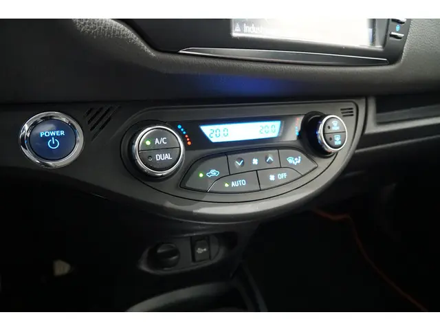 Toyota Yaris 1.5 Hybrid Active 2019 Hybride Benzine 16