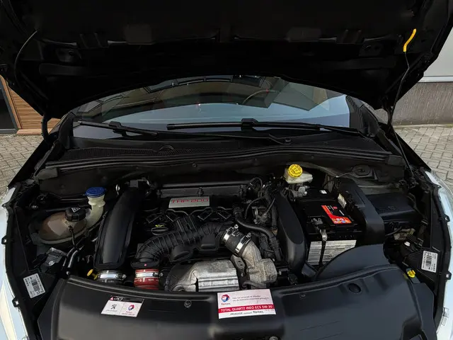 Peugeot 208 1.6 THP GTi 2015 Benzine 3