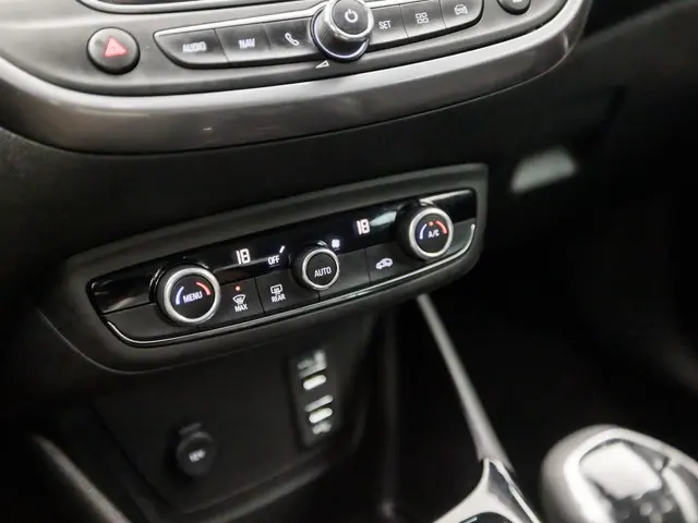 Opel Crossland X 1.2 Turbo Innovation 2017 Benzine 9