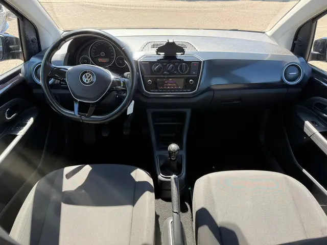 Volkswagen up! 1.0 BMT up! beats 2017 Benzine 5