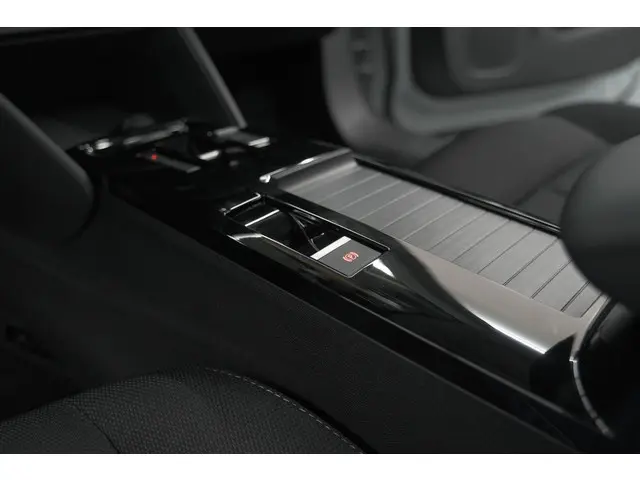 Citroën C4 Hybrid 136 e-DCS6 Max 2025 Hybride Benzine 36