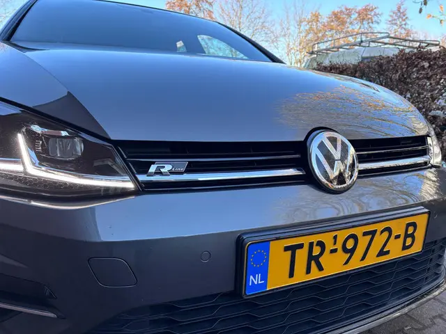 Volkswagen Golf 1.0 TSI Highline Business R 2018 Benzine 7