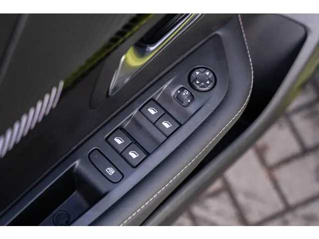 Peugeot e-208 EV Style 50 kWh 2024 Elektrisch 38