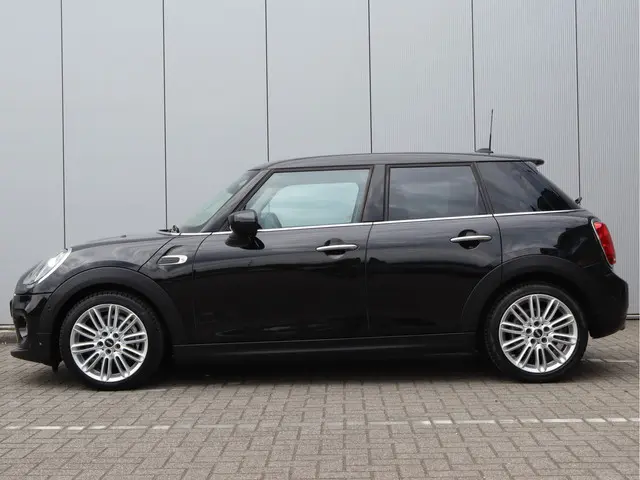 MINI Cooper 1.5 Salt 2021 Benzine 16
