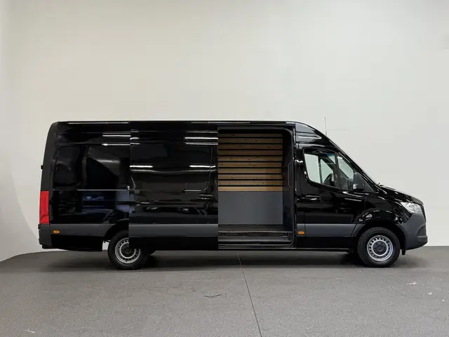 Mercedes-Benz Sprinter 311 1.9 CDI L3H2 RWD 2022 Diesel 9