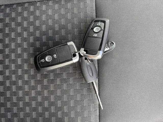 Ford E-Transit 75kWh 184PK 2023 Elektrisch 35