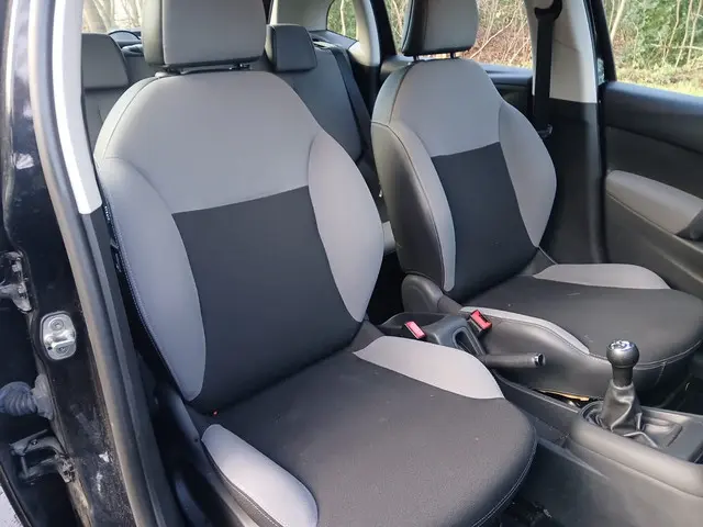 Citroën C3 1.0 PureTech Attraction 2015 Benzine 12