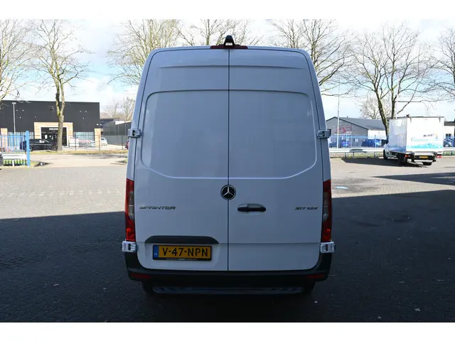 Mercedes-Benz Sprinter 317 CDI L2H2 Pro 2024 Diesel 11