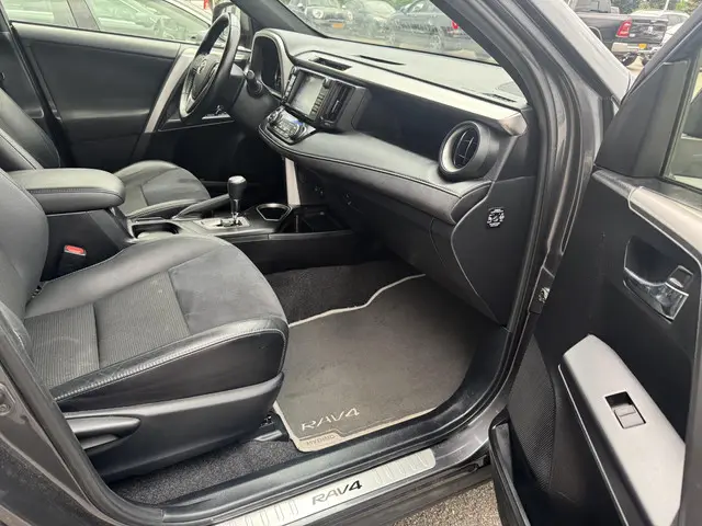 Toyota RAV4 2.5 Hybrid Style 2016 Hybride Benzine 13