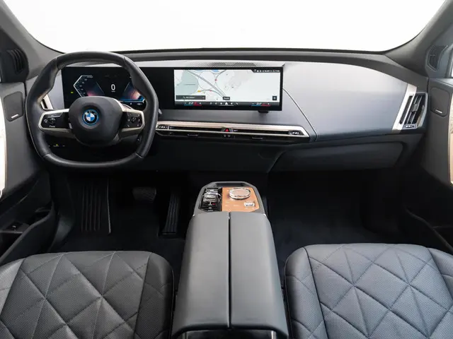 BMW iX xDrive50 2023 Elektrisch 7