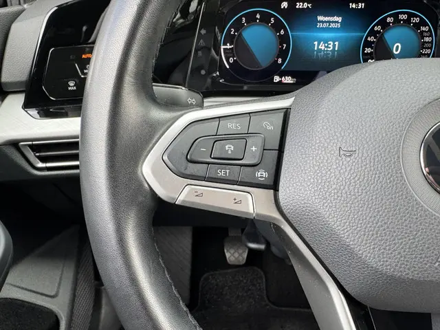 Volkswagen Golf 1.0 TSI LIFE 2023 Benzine 20