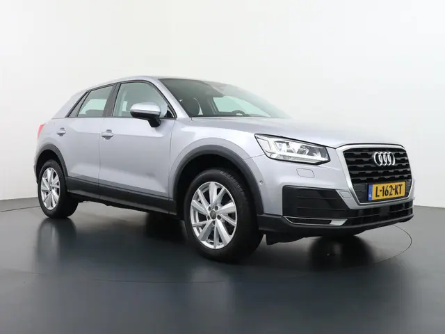 Audi Q2 35 TFSI S Edition 2020 Benzine 2