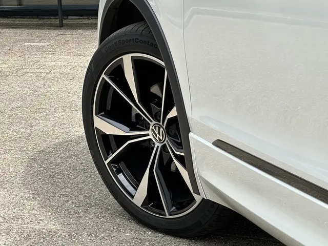 Volkswagen Tiguan 1.5 TSI R-Line 2023 Benzine 45