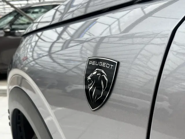 Peugeot 3008 Hybrid 136 GT 2024 Hybride Benzine 28