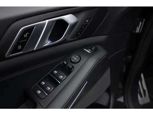 BMW X5 xDrive40i High Executive 2018 Benzine 56