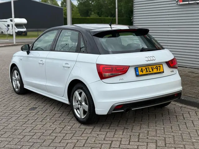 Audi A1 Sportback 1.2 TFSI S-Line Bj 2014 2014 Benzine 5