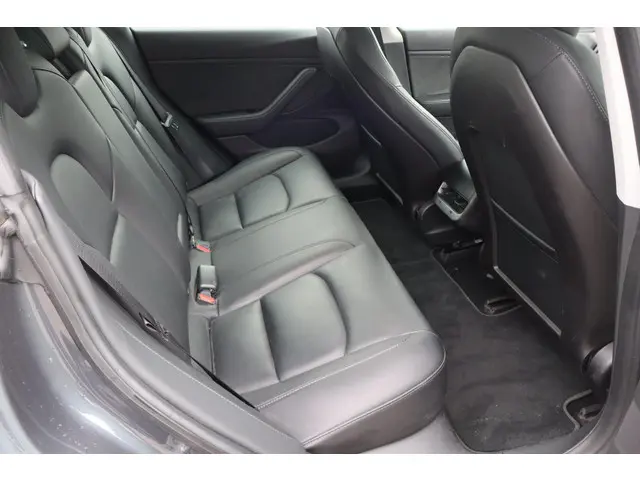 Tesla Model 3 Long Range AWD 75 kWh 2019 Elektrisch 14