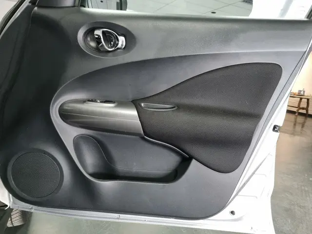 Nissan Juke 1.6 Acenta automaat 2015 Benzine 20