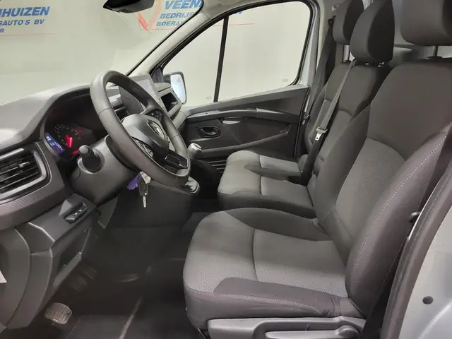 Renault Trafic 2.0dCi L2/H1 Trekhaak Euro 6! 2023 Diesel 4