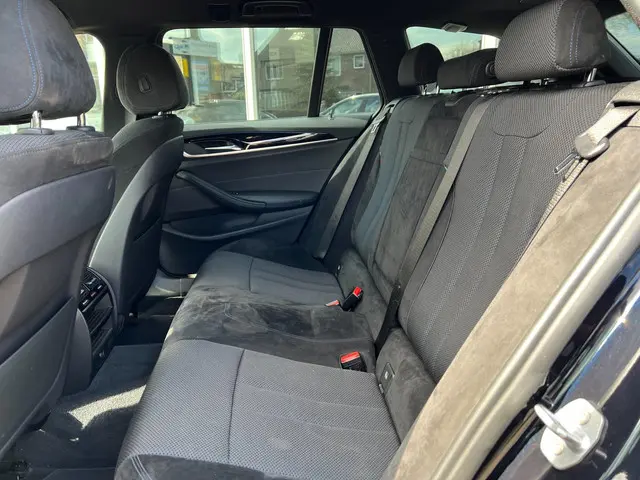 BMW 5 Serie Touring 525d High Executive 2018 Diesel 7