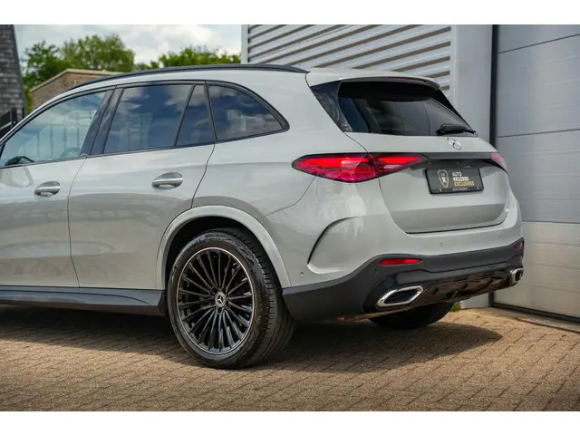 Mercedes-Benz GLC 220d 4MATIC AMG Line 2024 Diesel 34
