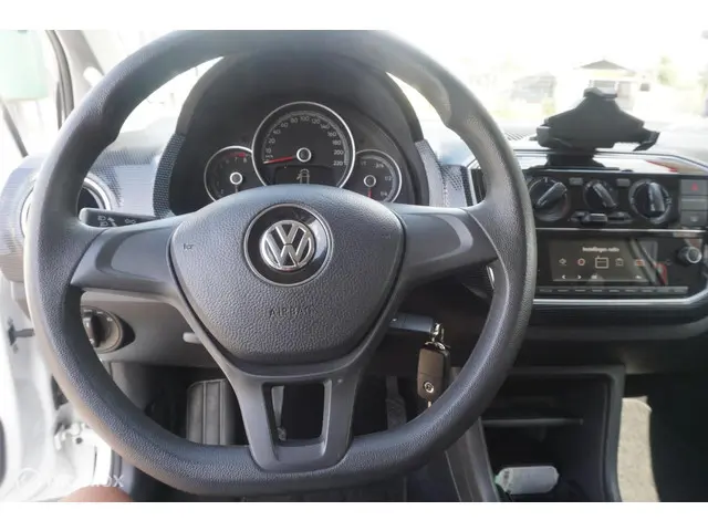 Volkswagen up! 1.0 BMT move up! 2019 Benzine 4