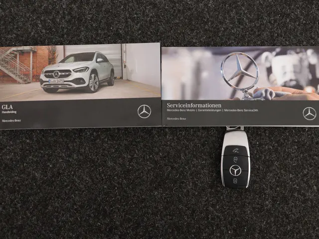 Mercedes-Benz GLA 250 e Progressive 2021 Hybride Benzine 14