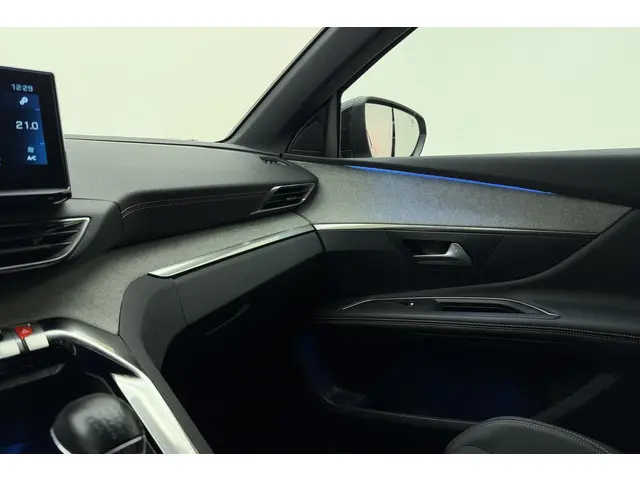 Peugeot 3008 1.2T 130pk GT 2024 Benzine 27