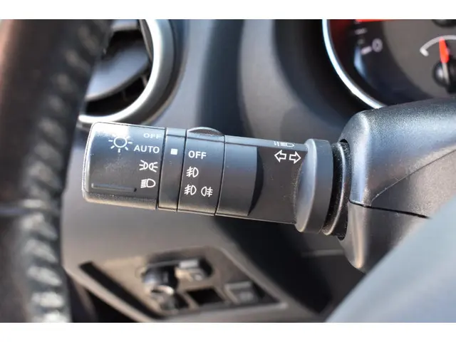 Nissan QASHQAI 1.6 Visia 2013 Benzine 27