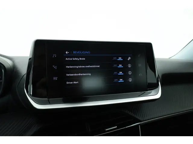 Peugeot 2008 1.2 PureTech Active 2021 Benzine 23